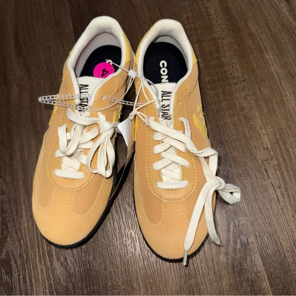 NWT Converse All Star yellow/beige sneaker